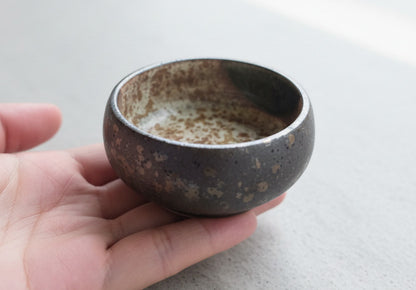 Petit Bol d'Accompagnement Marron 6,5 cm– Céramique Minoyaki Japon